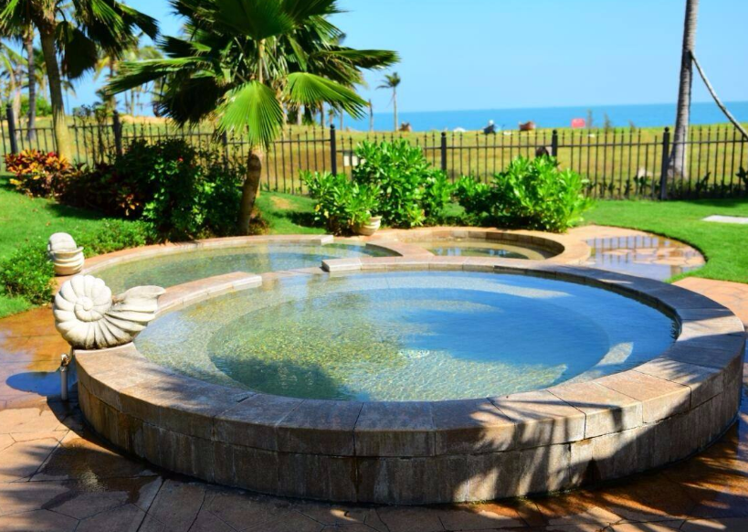 凝心聚力，再創(chuàng  )輝煌---公司組織到溫泉假日酒店團建活動(dòng)